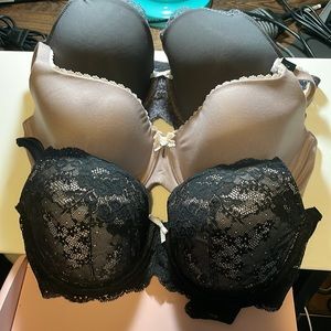 Set of 3 Victorias Secret Bras , NWT, NWOT. 36 D